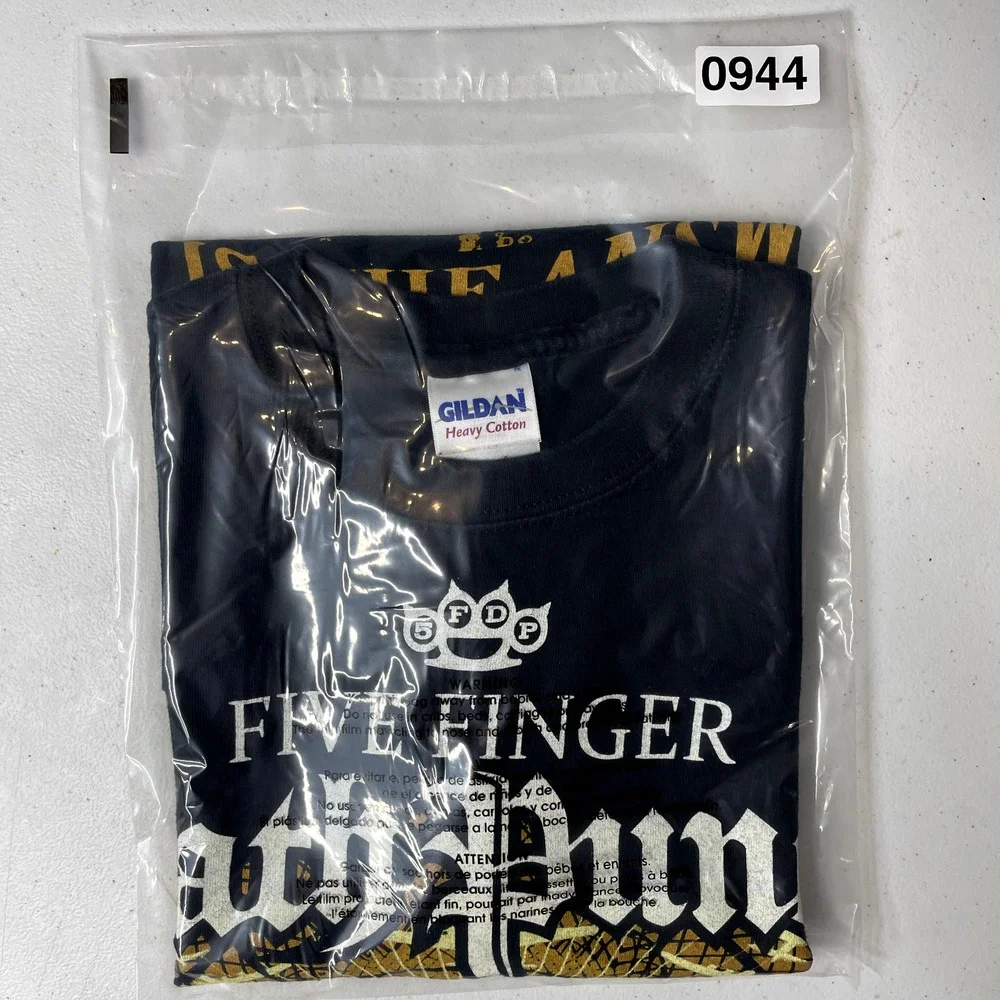 Five Finger Death Punch Shirt Mens Size Medium War is the Answer Tour 2010 Y2K - Picture 8 of 8